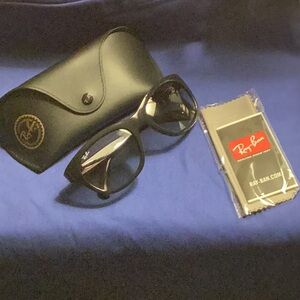 Ray-Ban Black Classic Sunglasses Iconic Accessories